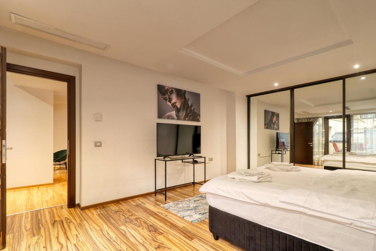 3 Bedroom In Herastrau Area Bucureşti