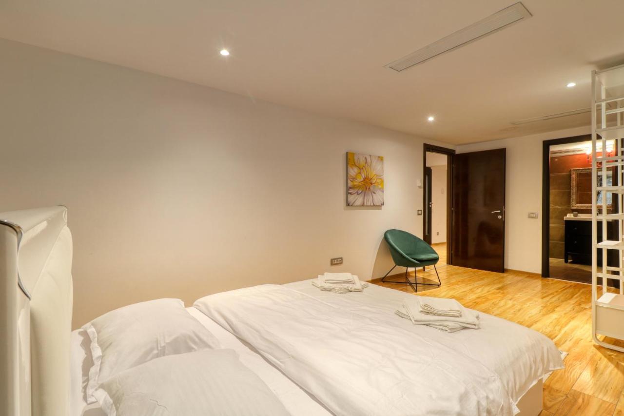 3 Bedroom In Herastrau Area 公寓