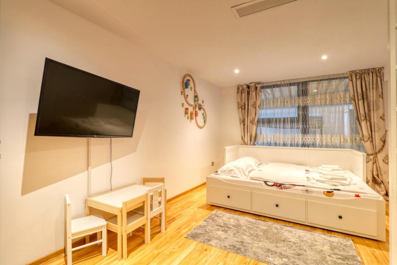 3 Bedroom In Herastrau Area 公寓